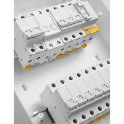 Rozdzielnice i obudowy